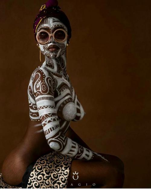 71112cfffbabcd9d01511d73b7d03781--african-artwork-african-body-art