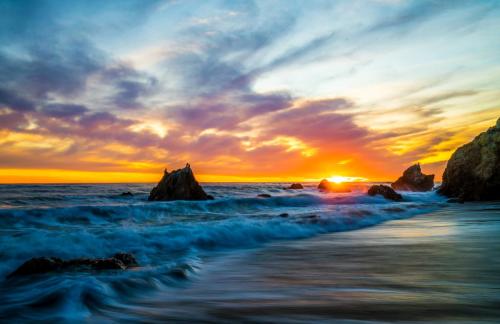 USA_Coast_Sunrises_and_sunsets_Waves_Sky_Crag_Malibu_Nature_7796x5056