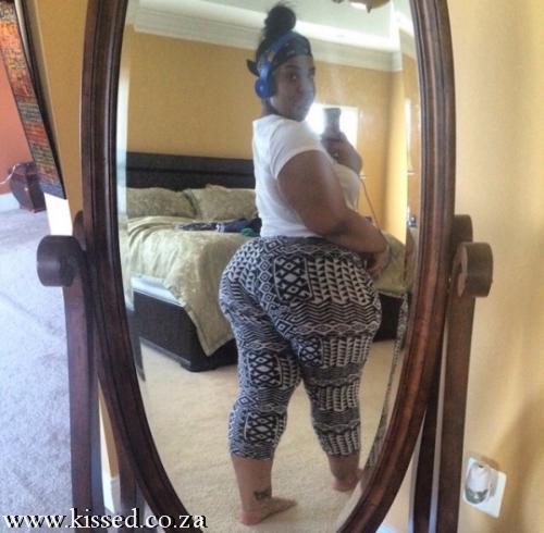 THICK BLACK MAMA CURVED HIPS-1vi(b)