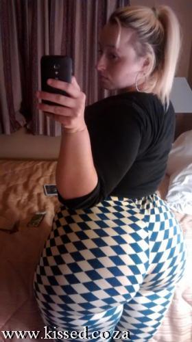 THICK WHITE MAMA CURVED HIPS-1iii