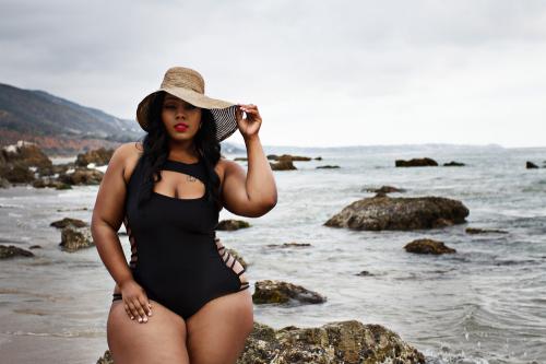 black-plus-size-models-hanging-the-face-of-fashion-15